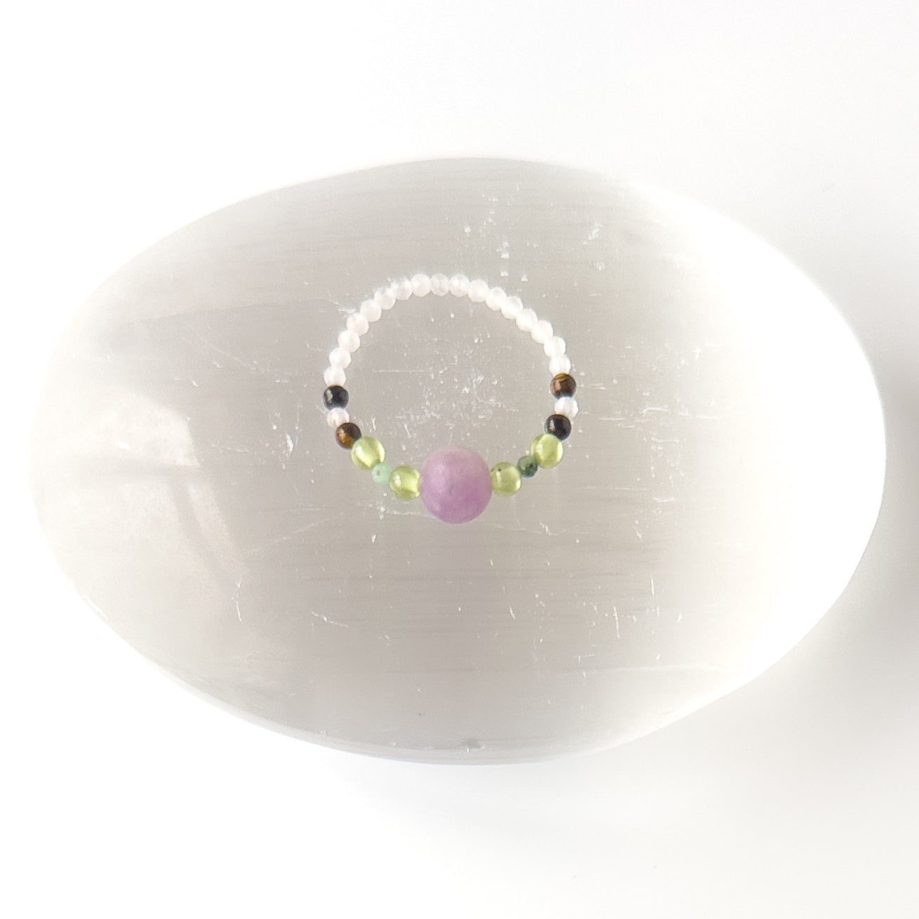 Love Healing Crystal ring for Pisces or Libra