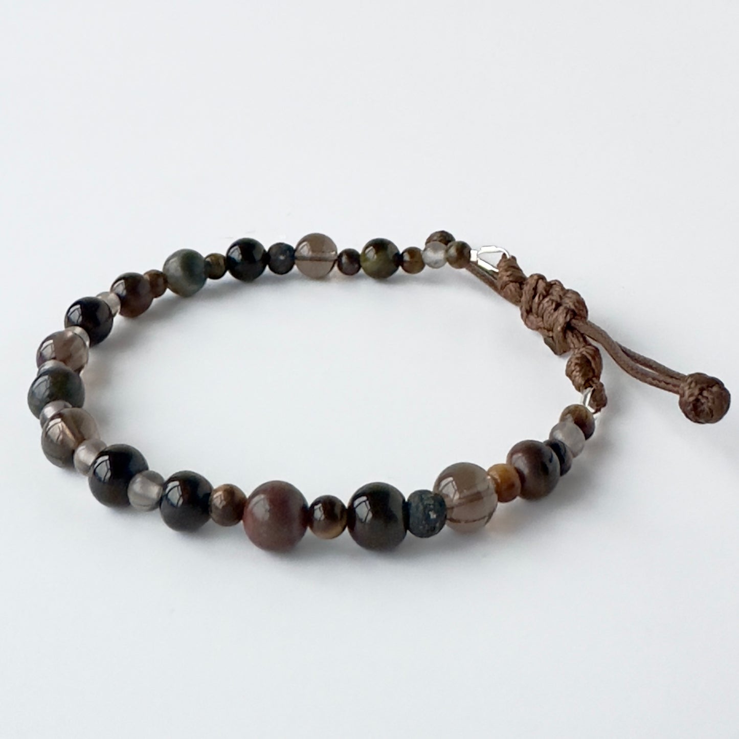 Unisex Healing Crystal Root Chakra bracelet with aromatherapy beads