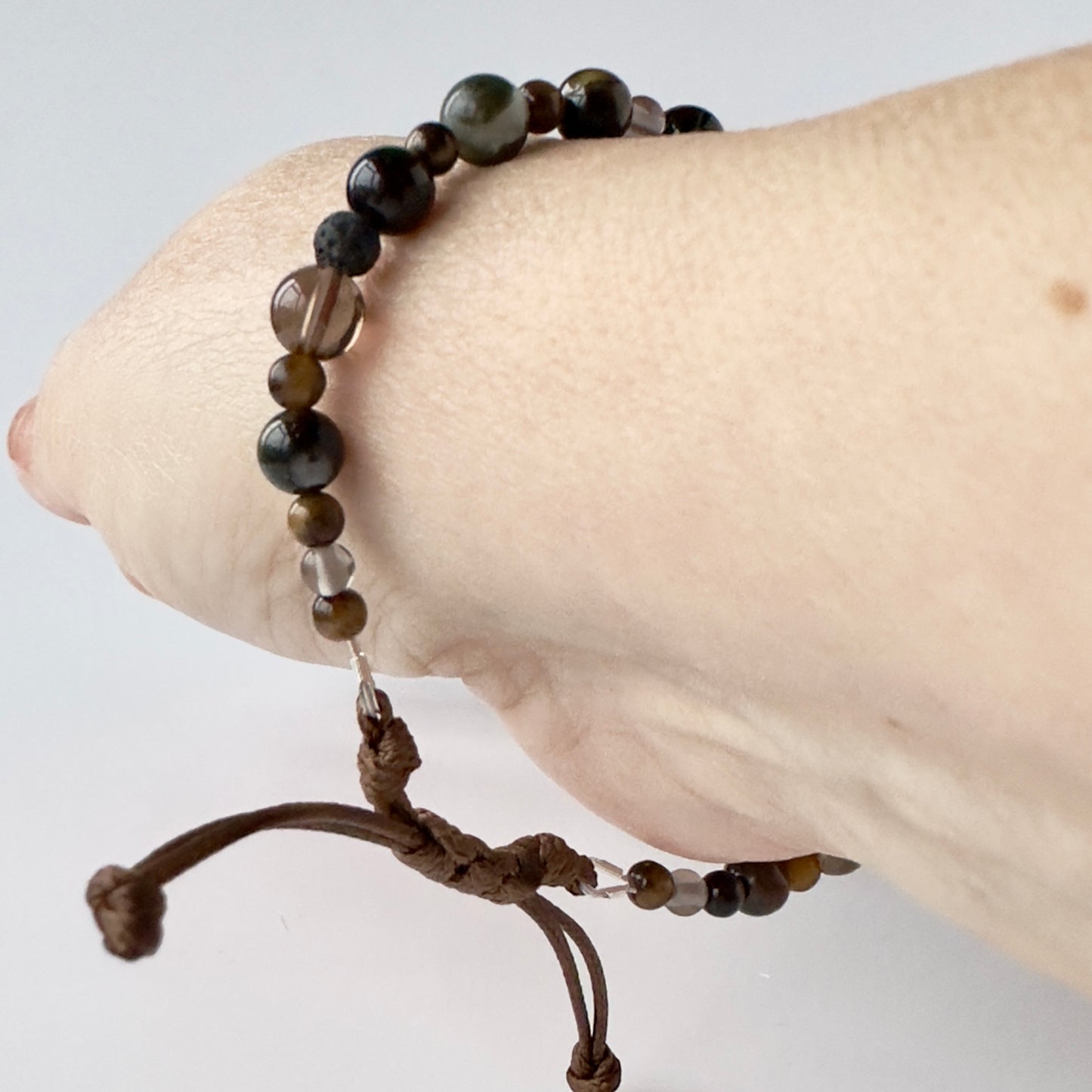 Unisex Healing Crystal Root Chakra bracelet with aromatherapy beads