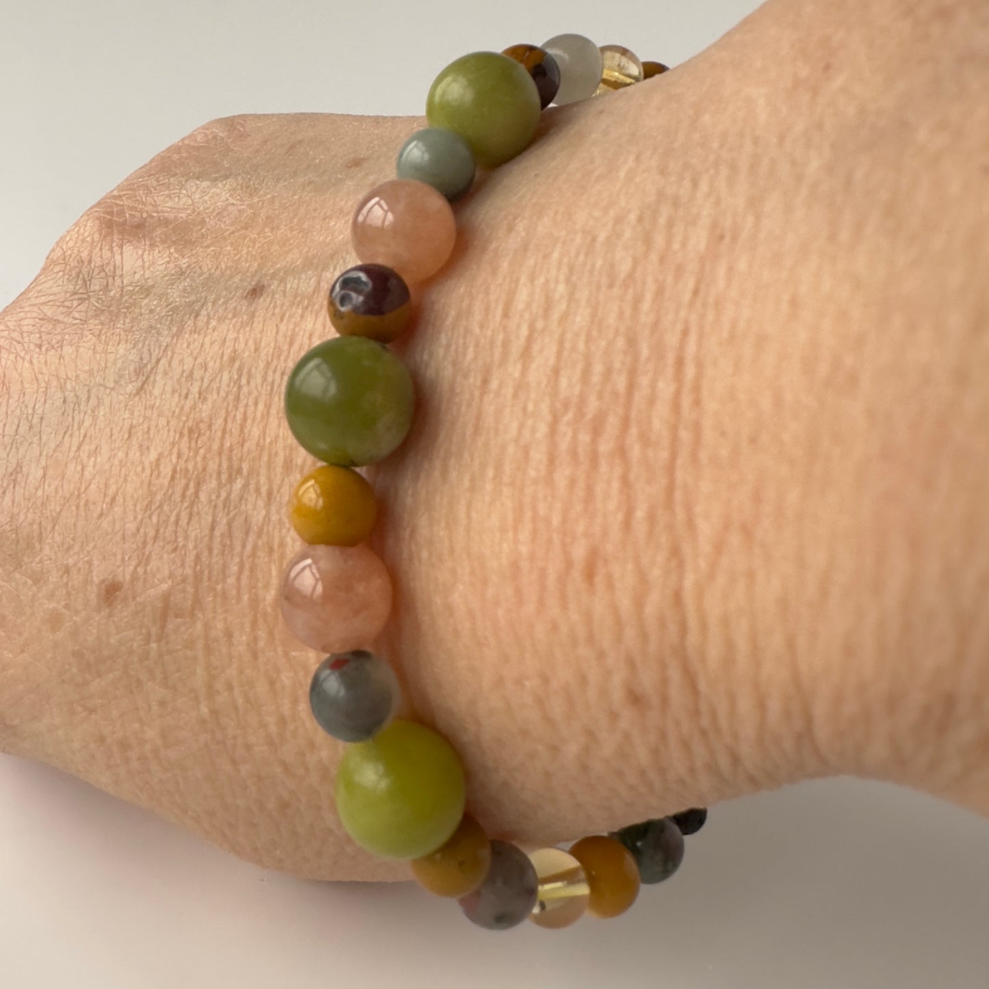 Unisex Healing Crystal Solar Plexus Chakra bracelet with aromatherapy beads