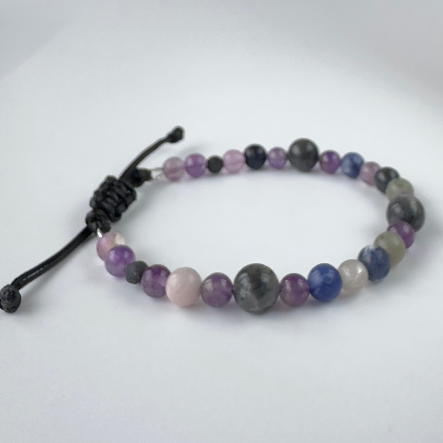 Unisex Healing Crystal Third Eye Chakra bracelet with aromatherapy beads