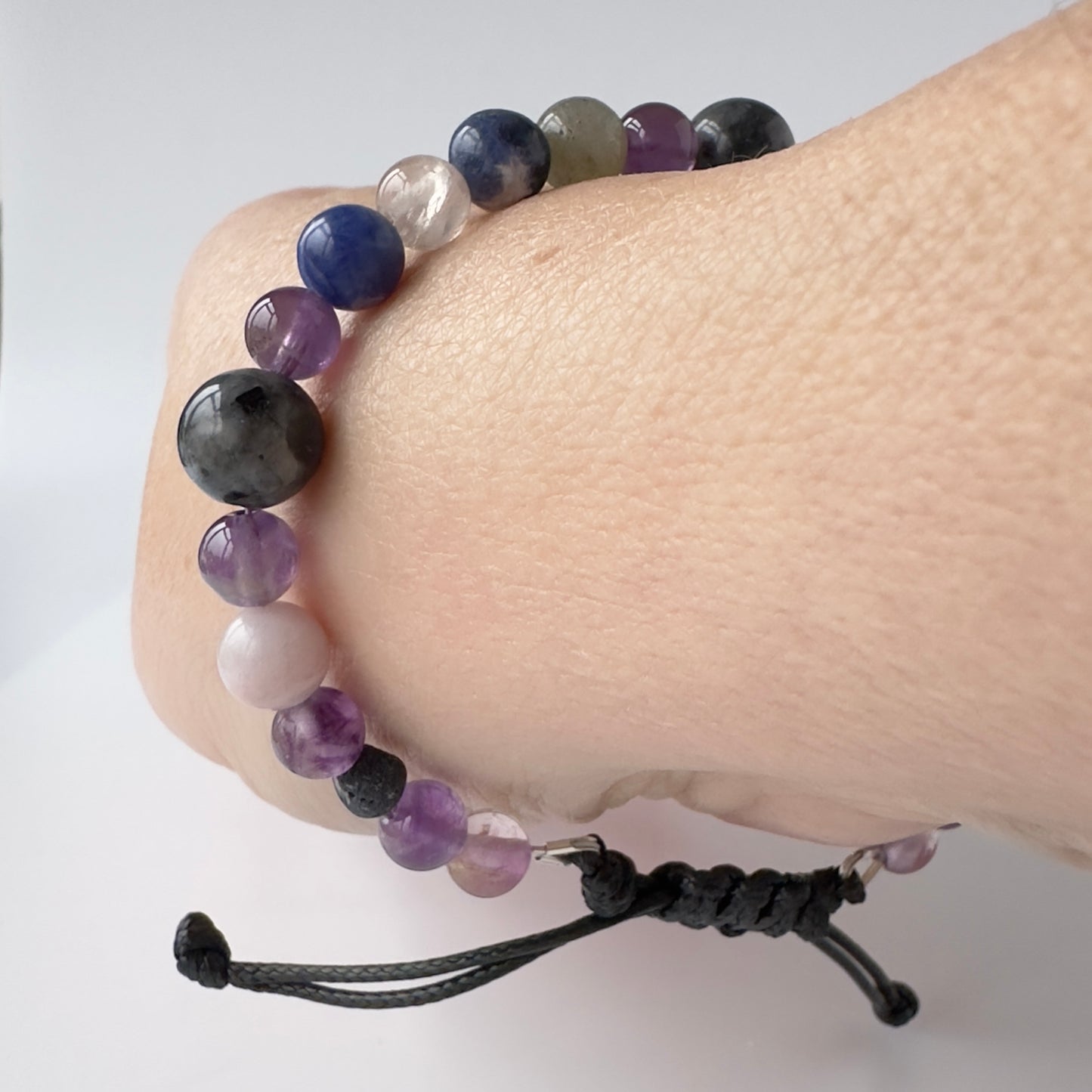 Unisex Healing Crystal Third Eye Chakra bracelet with aromatherapy beads